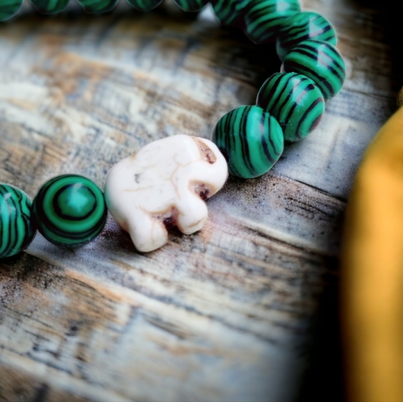 Vintage Jewelry - Malachite and white turquoise elephant bracelet